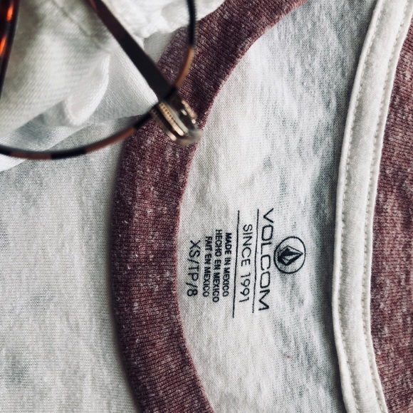 Women’s VOLCOM floral t-shirt - Picture 3 of 3